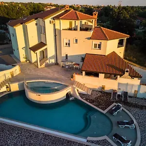 Amela Apartment Pula